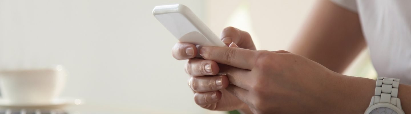 Mga palatandaan ng pagka-adik sa cellphone