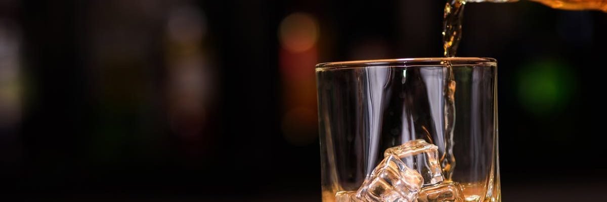 Paano makaiwas sa kondisyon ng alcoholism?
